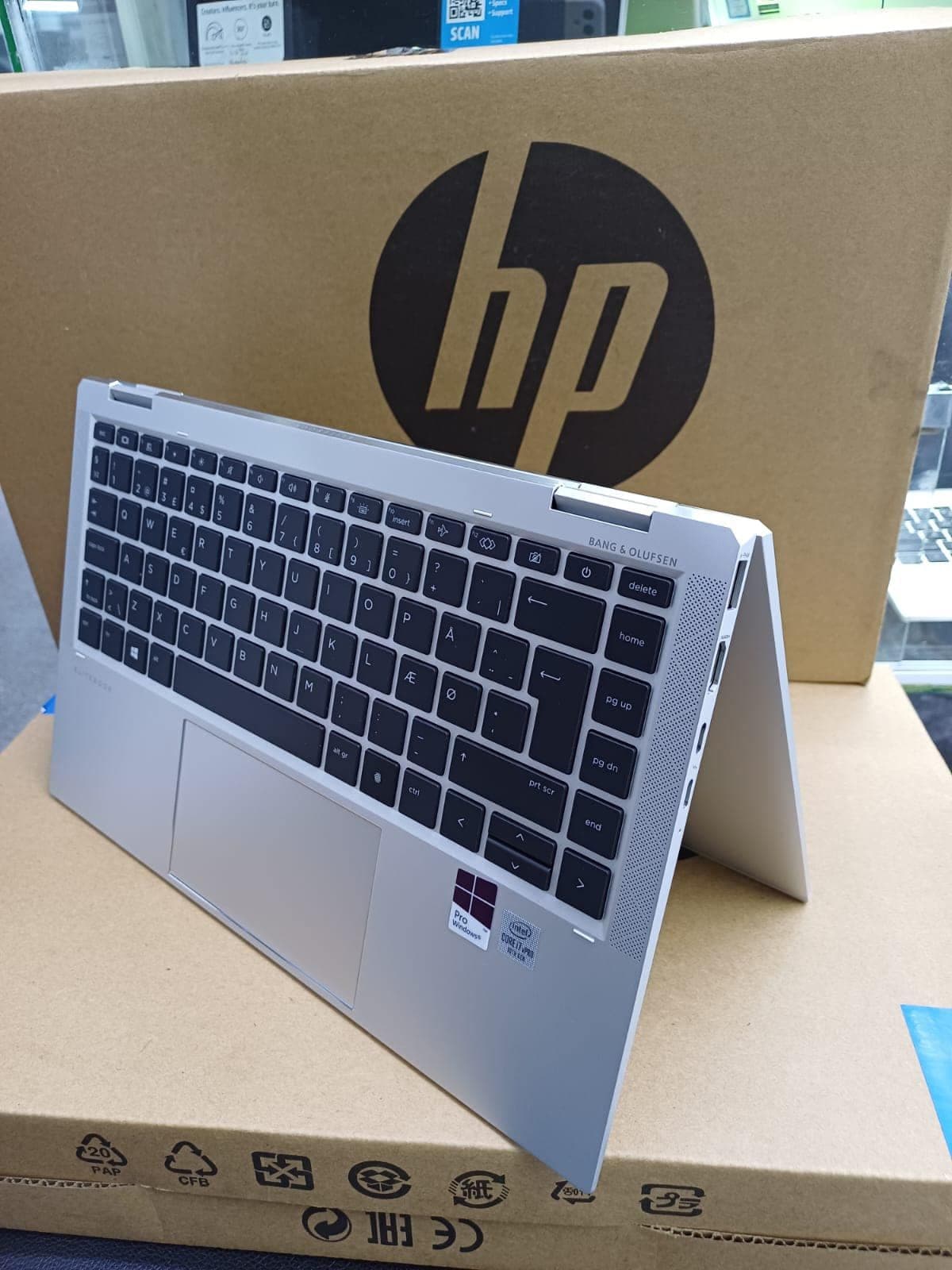 HP EliteBook 1040 G11 Core Ultra 7 16GB RAM 1TB SSD 14" Touch